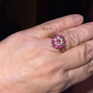 Floral and ruby ring 10kt VINTAGE